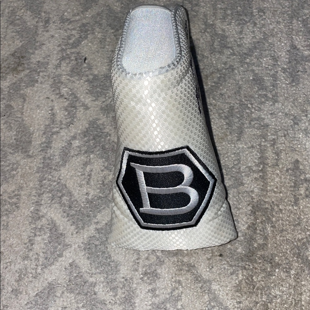 Bettinardi White Putter Headcover Signed By Robert Bettinardi View 3